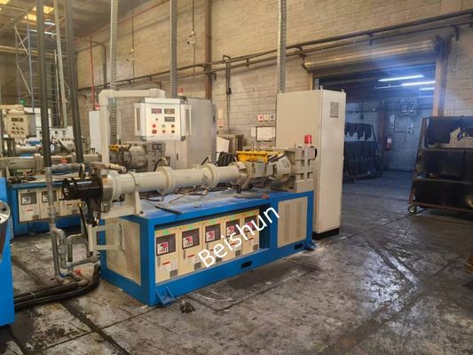 खरीदें 100 किग्रा/घंटा उत्पादन के लिए 0-400℃ तापमान रेंज और 900-950HV स्क्रू कठोरता वाली EPDM सीलिंग स्ट्रिप उत्पादन लाइन online manufacture