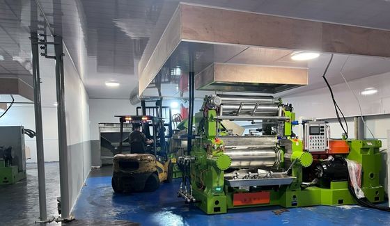 अच्छा मूल्य XK-550 प्रकार का रबर मिक्सिंग मिल, 100kg बैच क्षमता और 1500mm रोल कार्य लंबाई के साथ ऑनलाइन