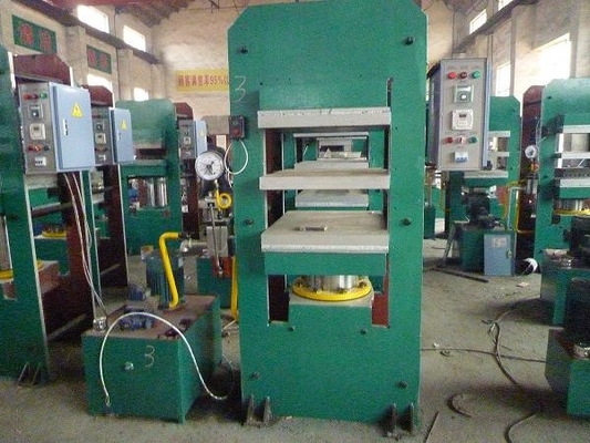 पीएलसी कंट्रोल रबर वल्केनाइजिंग प्रेस मशीन 15T रबर प्लेट वल्केनाइजिंग प्रेस