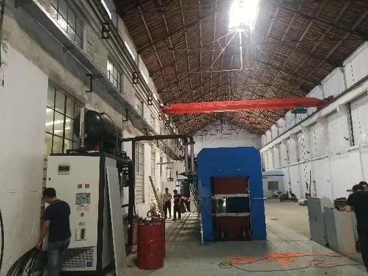 विद्युत या स्थानांतरण तेल हीटिंग रबर मोल्डिंग वल्केनाइजिंग प्रेस 0-25MPa दबाव रेंज 0-300°C तापमान