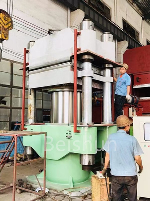 1500 टन दबाव रबर फेंडर हाइड्रोलिक वल्केनाइजिंग मोल्डिंग मशीन अनुकूलित