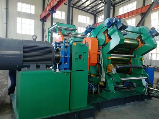 अच्छा मूल्य उन्नत इलेक्ट्रिक पीएलसी कंट्रोल 4 रोल कैलेंडर मशीन मोटरसाइकिल टायर ट्रेड रोलिंग के लिए ऑनलाइन